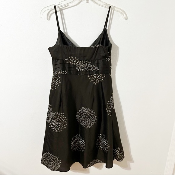 Ann Taylor Factory Cotton Embroidered Floral Sun Dress Cummerbund Waist V-neck - Picture 3 of 13